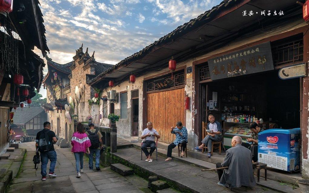 习惯醒来再床上吃东西，这种情况一般床上枕头和被子这些哪个容易弄脏的快？游戏画面